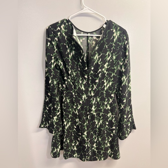 A.L.C. Trixie Long Sleeve Black and Green Print Silk Dress - Size 6 - Picture 4 of 5